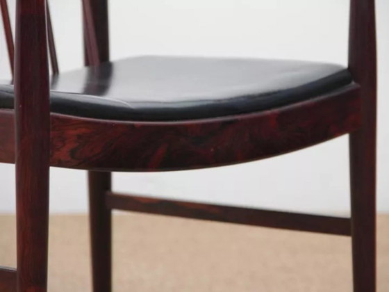 Image 1 of Een paar fauteuils en een bijzettafel, Deens, van palissanderhout en leer, ontworpen door Arne Vodder voor Sibast in 1960.