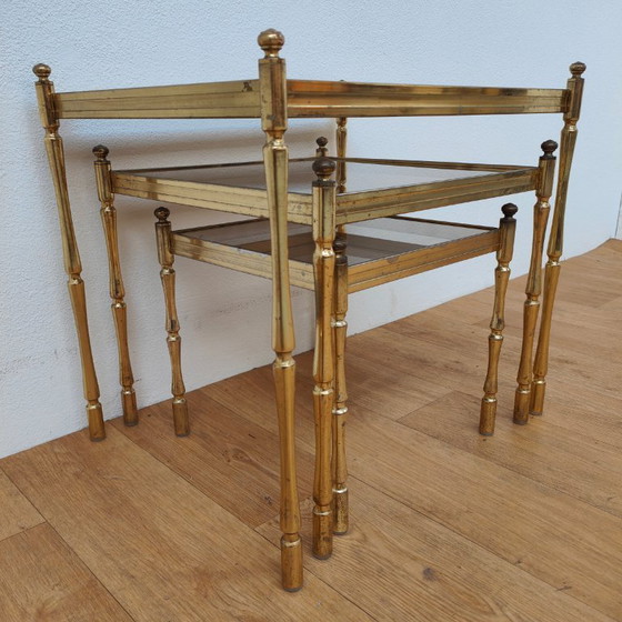 Image 1 of Tables gigognes de style Régence, imitation bambou, style Hollywood vintage.