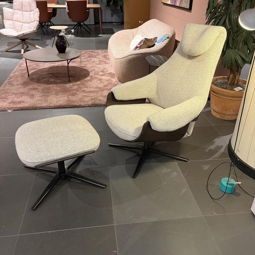 Leolux Cream fauteuil met poef Mondo (photo 2 of 3)