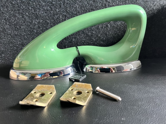 Vintage Luigi Colani for Villeroy & Boch ‘Oasis Green’ Wall Handle – 1970s (Complete with Keuco fittings) (photo 2 of 5)