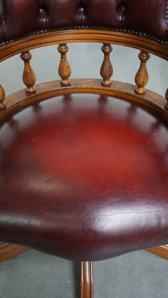 Image 1 of Sedia da ufficio chesterfield regolabile in altezza in pelle di vacchetta rossa