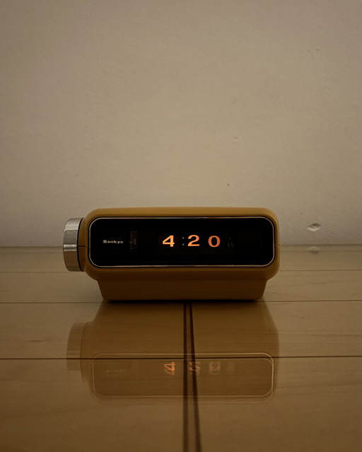 Vintage Sankyo 4000 Digital Clock, Sankyo Clock, Flip, Roll, Alarm Clock, Space Age, 70s, Japan, Minimalism, Mid Century Mustard