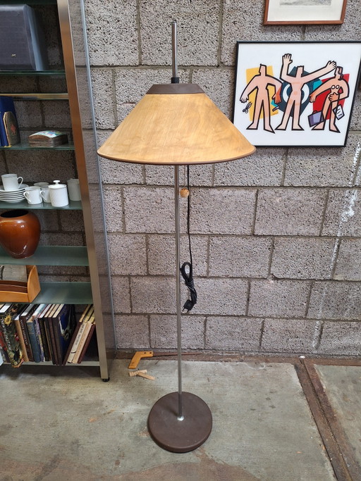 Herda staande schemerlamp met houten fineerkap