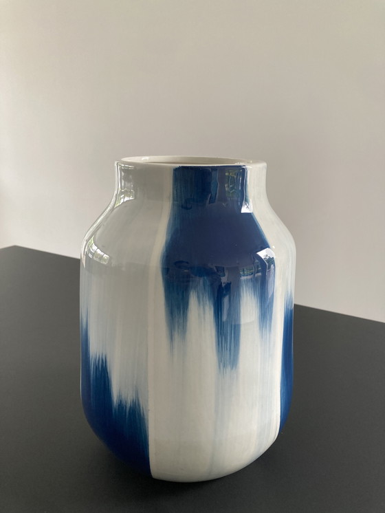 Image 1 of Vaso con moderno motivo a righe