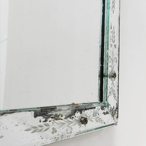 Image 1 of Antieke Venetiaanse tafelspiegel geëtst glas bloemen spiegeltje 1900's
