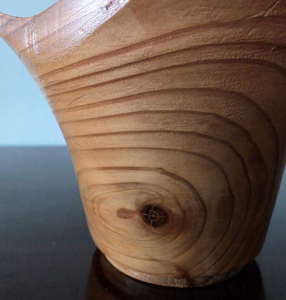 Image 1 of Ciotola artigianale in legno organico dal design raffinato