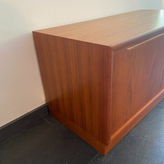 Image 1 of Alter dänischer TV-Schrank/ niedriges Sideboard von Dyrlund