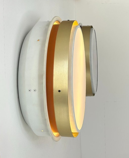 Coppia di applique vintage XL, ottone e vetro opalino, Danimarca, 1970