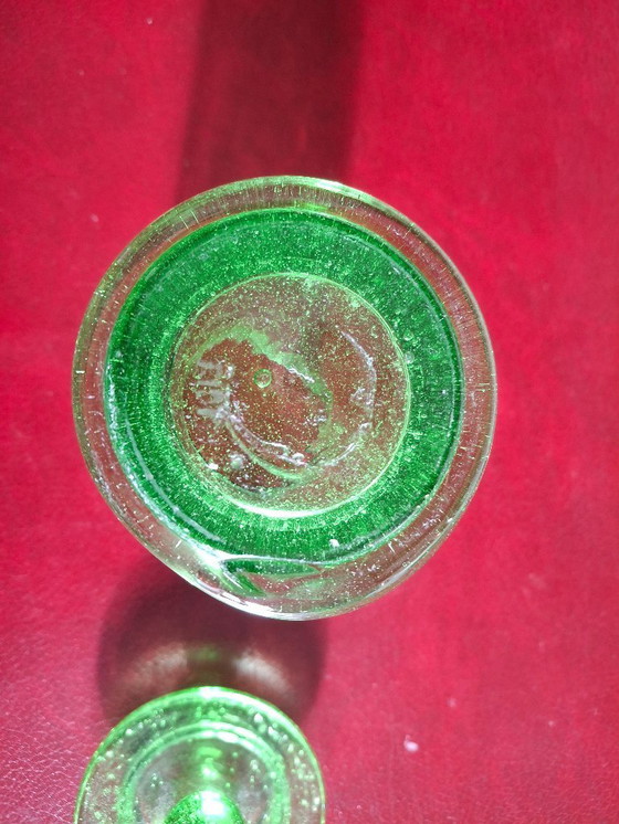 Image 1 of Porta caramelle per bambini meritevoli in vetro a bolle di Biot, noto come barattolo da farmacia con il suo coperchio, firmato