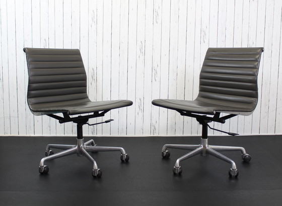 Image 1 of Ea117 Office Chairs ICF Charles & Ray Eames Seats