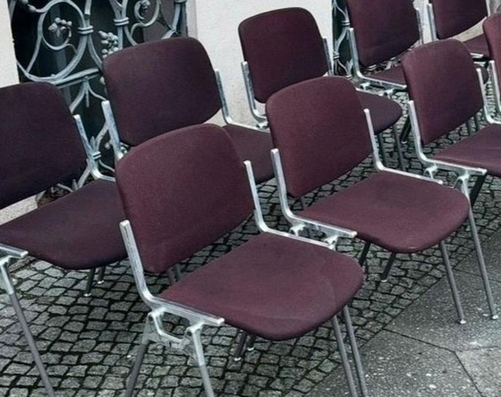 1/10 Giancarlo Piretti Castelli DSC 106 Stacking Chair Burgundy, Dining chairs, Textile, Aluminium, Red (photo 3 of 5)