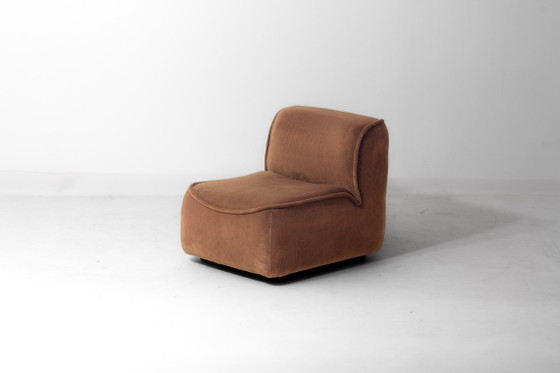 Image 1 of Canapé modulaire futuriste