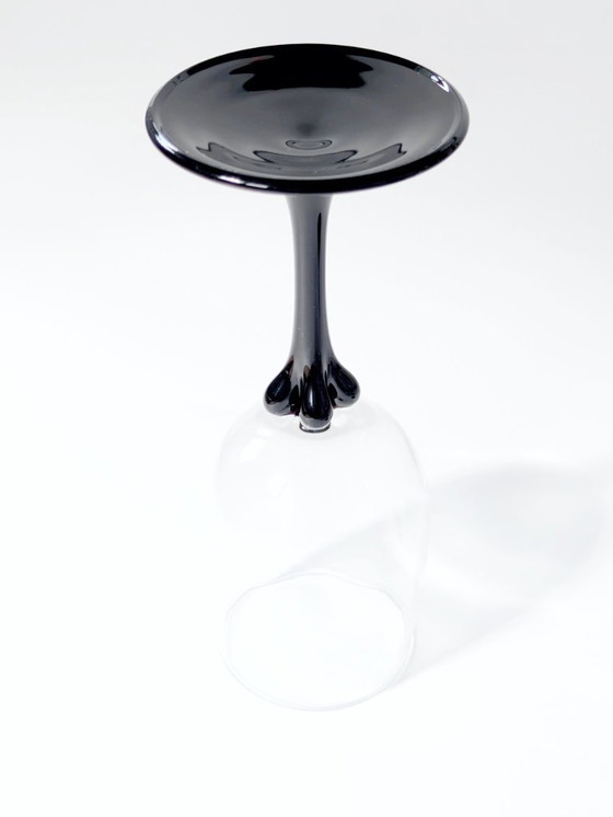 Image 1 of Set di 4 bicchieri da vino Vintage Luminarc Veronese | Vetro trasparente con piedini neri a petali | Francia anni '70