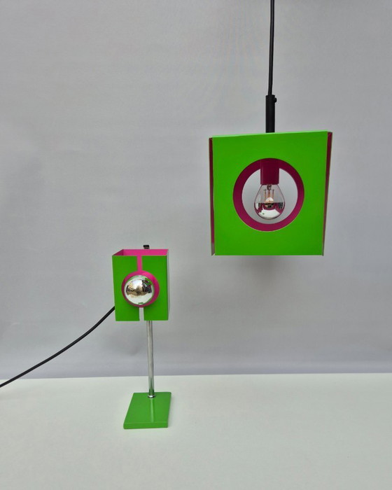Image 1 of Space age cubes - Tafel en hanglamp - Jaren 80