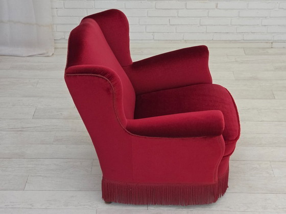 Image 1 of 1960s, fauteuil danois, velours rouge, pieds en hêtre.