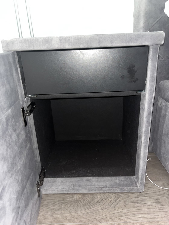 Image 1 of Custom Swiss Sense boxspring met opbergruimte + bijbehorende nachtkastjes