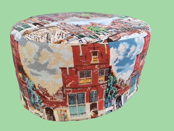 Image 1 of Cover for an oval pouf by Vermeer "Street in Delft"