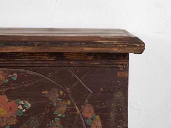 Antique bridal chest with carved vegetal decoration (c.1820) #10 – Chest of drawers (photo 31 of 40)