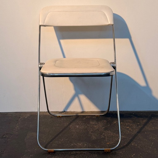 1x Chaise pliante Plia blanche en similicuir rare