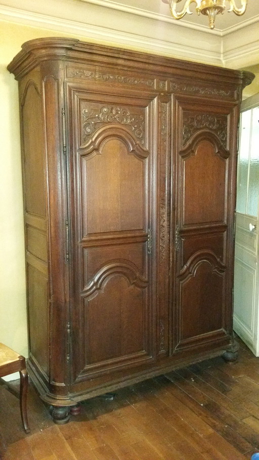 Louis XIV 2-door wardrobe