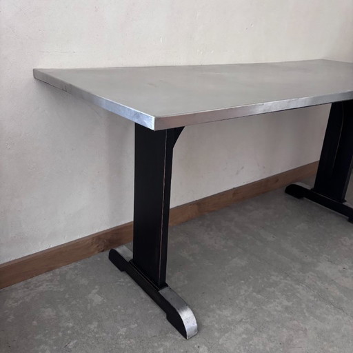 Bistro table