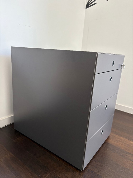 Bureau Fantoni + caisson à tiroirs – Bureaux, Metal, Aluminium (photo 5 of 6)