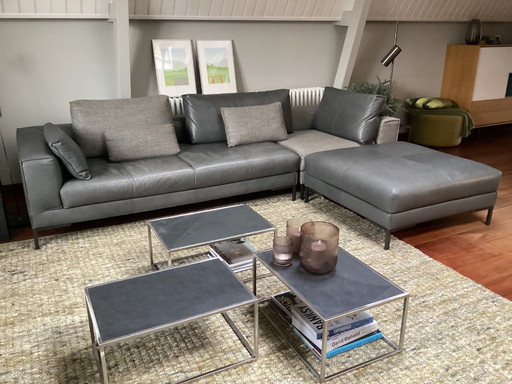 Design on Stock Bank Aikon Lounge