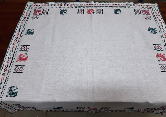 Image 1 of Tovaglia vintage ricamata a mano 73 x 71 cm