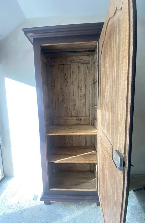 Image 1 of Cappello antico in legno massello restaurato, stile provinciale