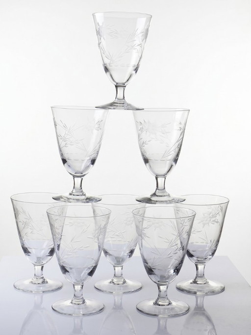 8 verres à vin cristal gravé à la roue décor végétal, Bohême, début XXe