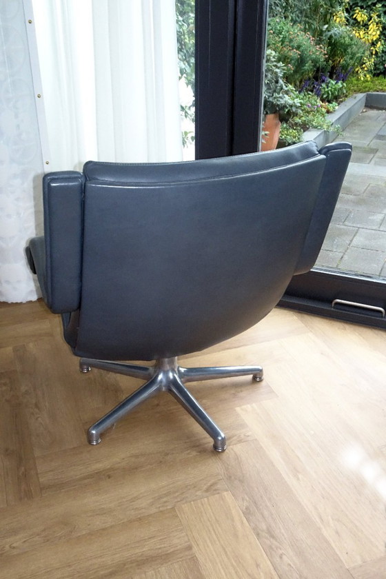 Image 1 of Artifort F140 armchair - newly upholstered, perfect condition