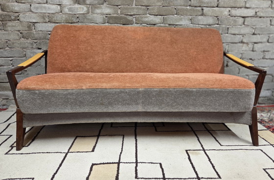 Image 1 of Vintage Scandinavische slaapbank uit de jaren 60/70 – gebeitst hout en tweekleurige stof.