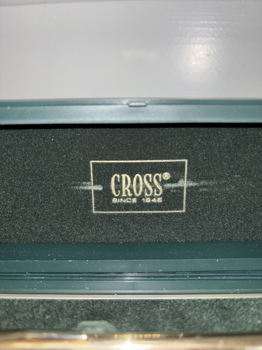 Stylo croix en or 10 carats