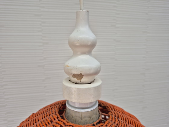 Image 1 of Poolse vintage oranje rieten lamp. Hanglamp rotan. 