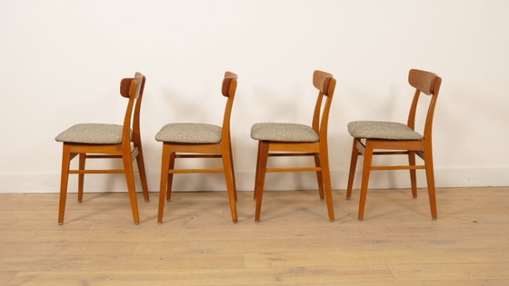 Image 1 of 4 sillas de comedor | Farstrup | Modelo 210 | Restauradas | Verde