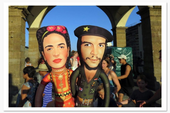 Image 1 of Cadeau Che Guevara | Décoration Che Guevara | Poupée d'art de collection | Art mural révolutionnaire