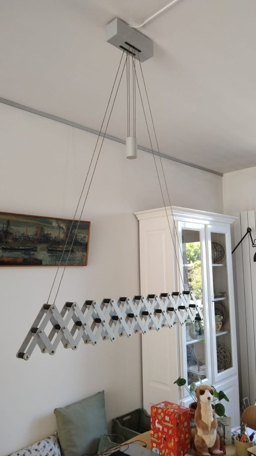 Lampe suspendue flexible (nom) pour table de travail/salle à manger