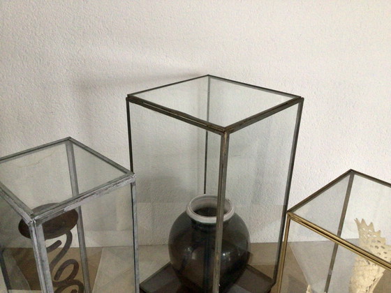 Image 1 of 3 vetrine museali