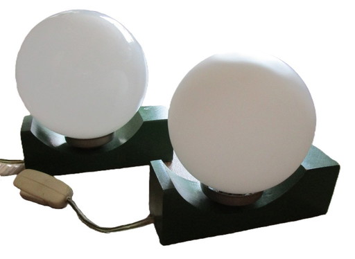 2 pieces of vintage wall lights