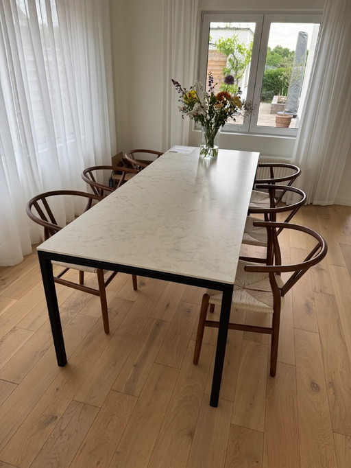 Ceramic table marble
