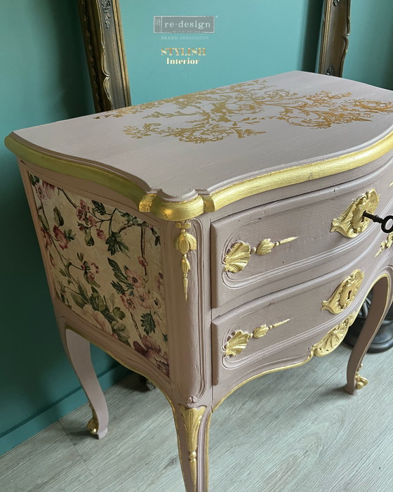 Image 1 of Cómoda rosa suave