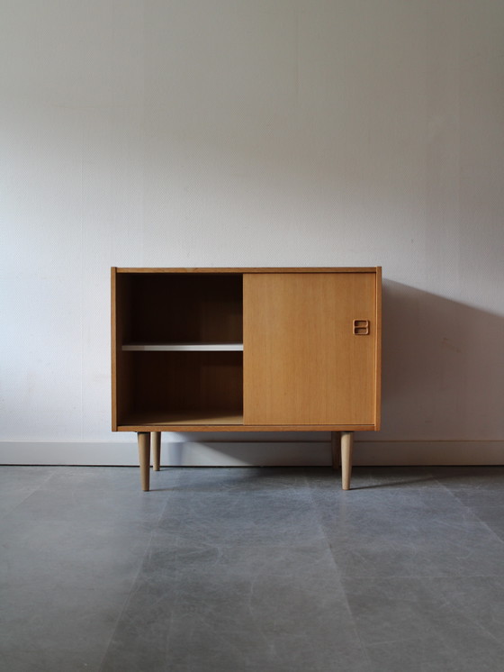 Image 1 of Vintage Danish sliding door wardrobe in oak