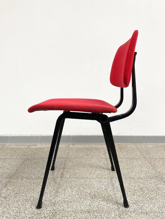 Image 1 of 4 sedie da pranzo Friso Kramer 'Revolt' dal design vintage + tavolo