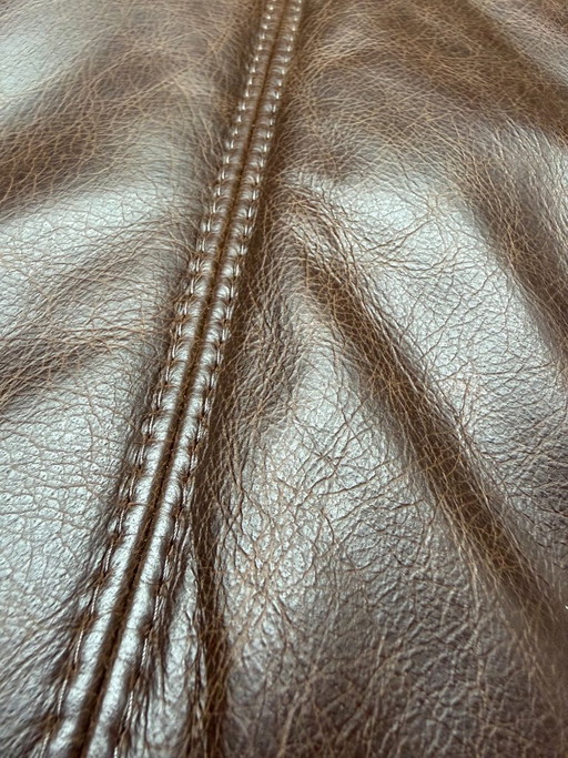 Ligne Roset Togo Small Settee 2-zits | Mokka Naturel Leder – 2 zitsbanken, Leather, Vintage (photo 2 of 7)