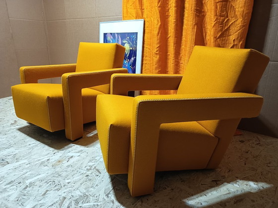Image 1 of CASSINA Paire de fauteuils Utrecht 637 NEUF 2026 en laine KVARD Moutarde par Gerrit Rietveld