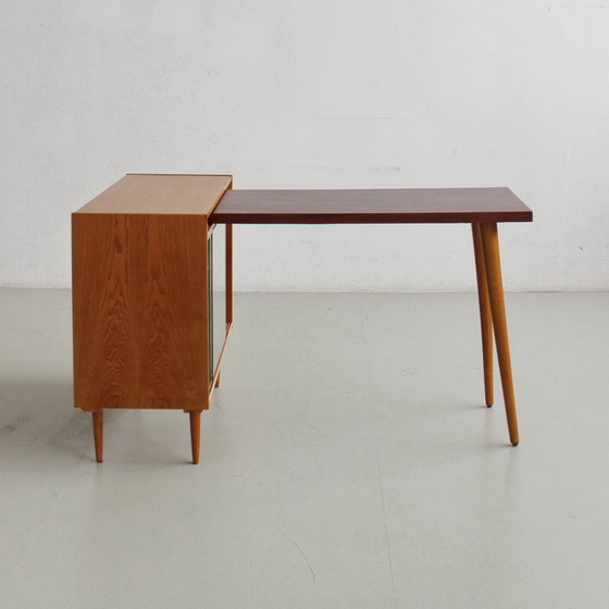 Image 1 of Bureau met kast uit het midden van de 20e eeuw, jaren 60, Tsjecho-Slowakije, vintage, volledig gerestaureerd.