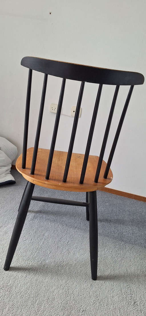 Vintage Fanett Spijlenstoel Van Ilmari Tapiovaara – eetkamerstoelen, Wood (photo 2 of 5)