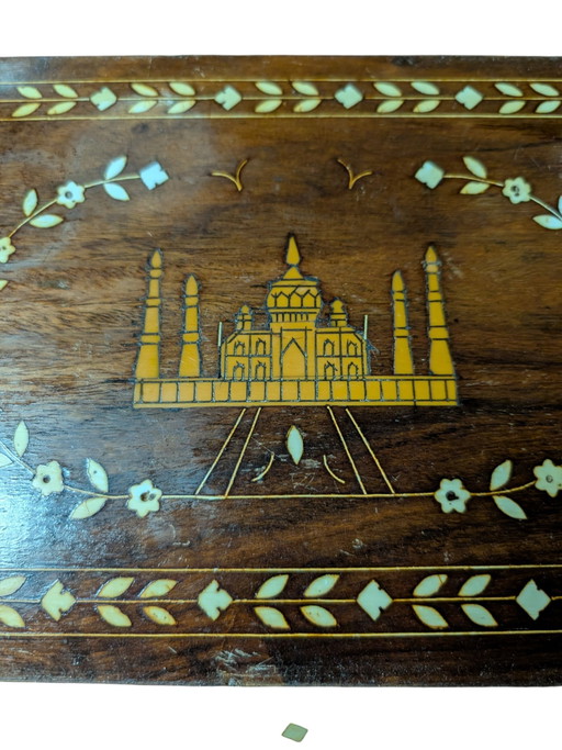 Antikes indisches Tablett mit Knocheneinlagen