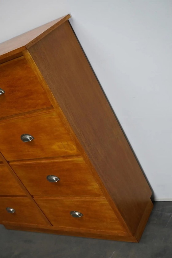 Image 1 of Duitse Eiken Apotheekkast, Midden 20e Eeuw