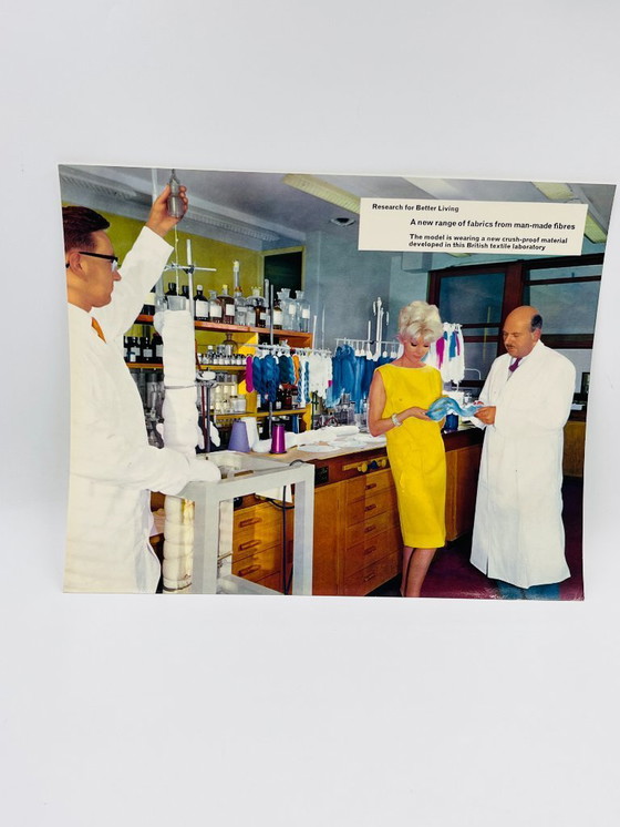 Image 1 of Set di 7 foto in cartone "ricerca per vivere meglio"